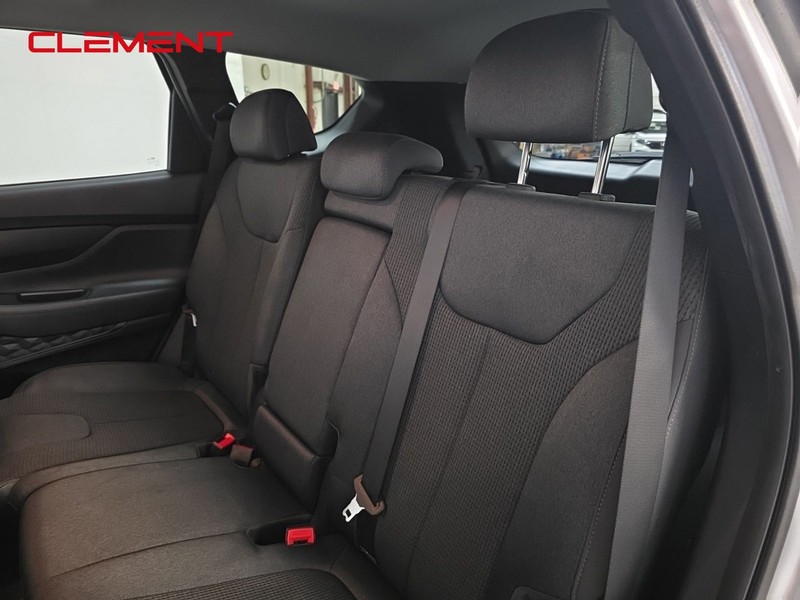 Hyundai Santa Fe Vehicle Image 26