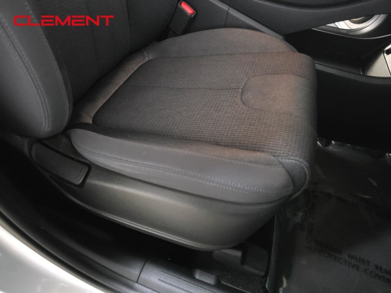Hyundai Santa Fe Vehicle Image 28