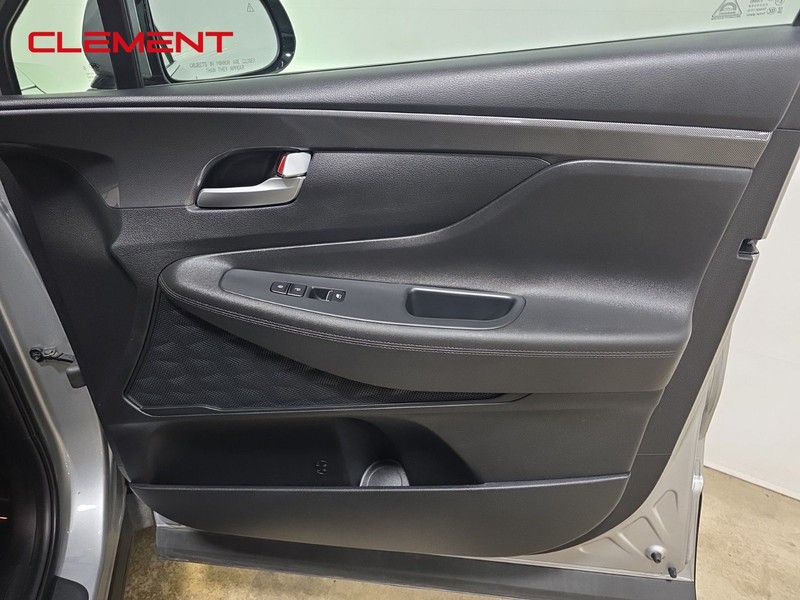 Hyundai Santa Fe Vehicle Image 30