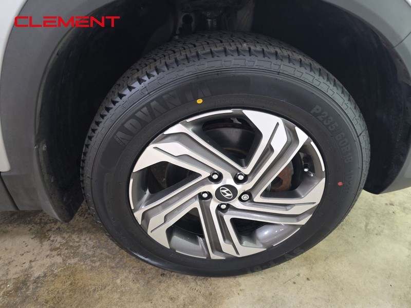Hyundai Santa Fe Vehicle Image 31