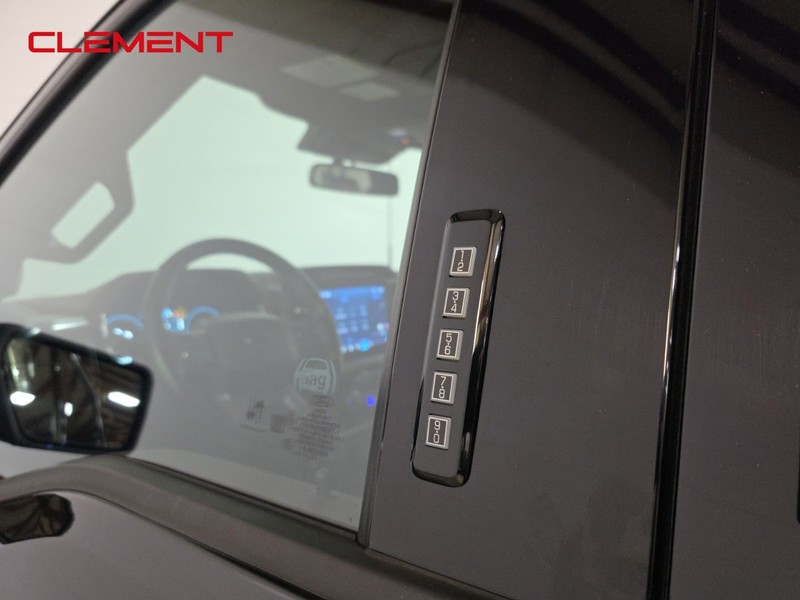 Ford F-150 Vehicle Image 11