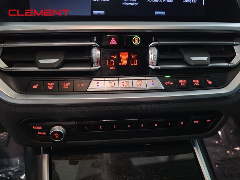 BMW 3 Series Vehicle Image 18