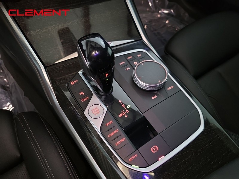 BMW 3 Series Vehicle Image 19