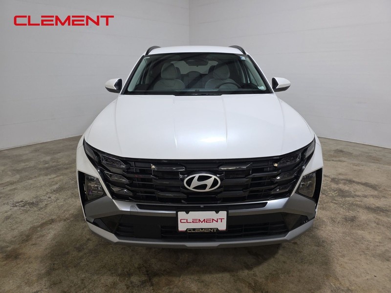 Hyundai Tucson Vehicle Image 02