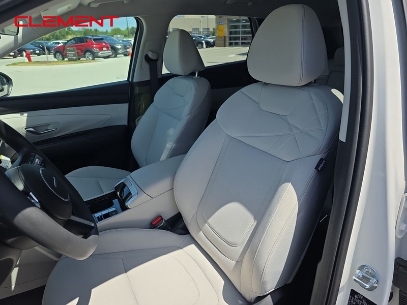 Hyundai Tucson Vehicle Image 24