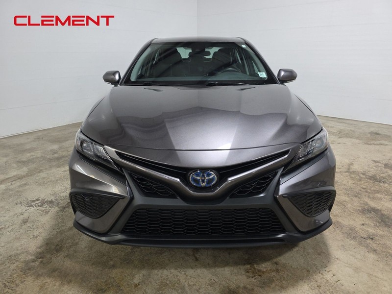 Toyota Camry Vehicle Image 02