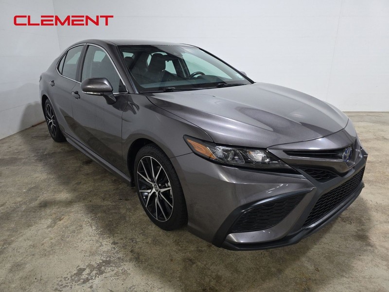 Toyota Camry Vehicle Image 03
