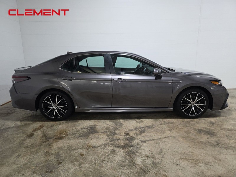 Toyota Camry Vehicle Image 04