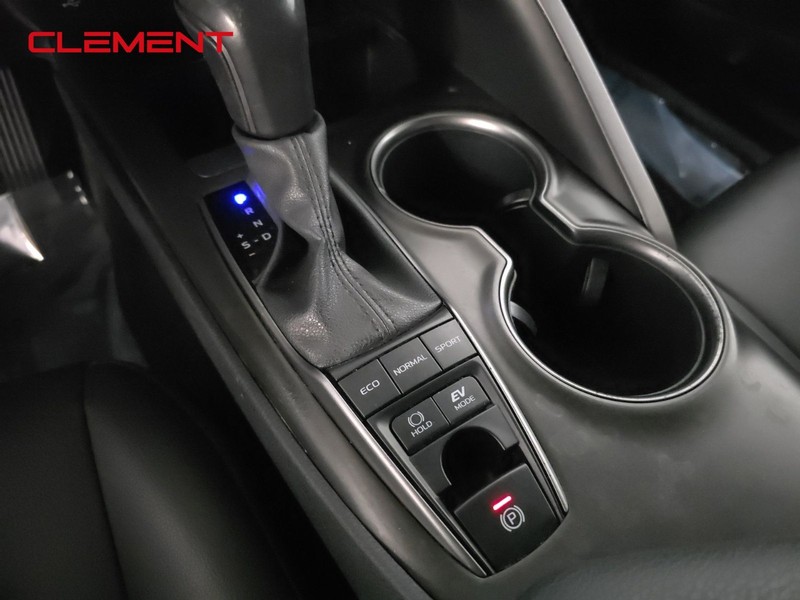 Toyota Camry Vehicle Image 19