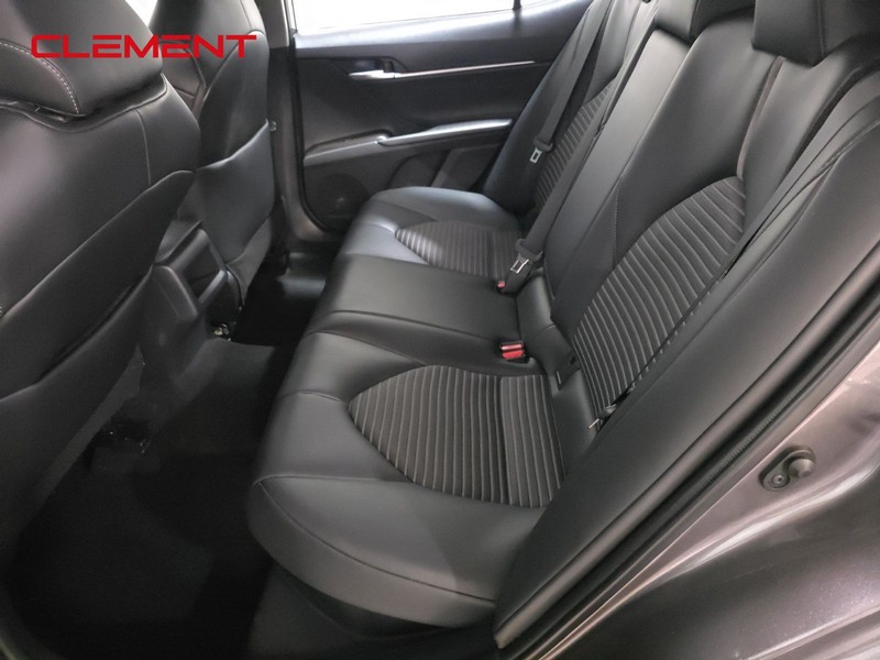 Toyota Camry Vehicle Image 26