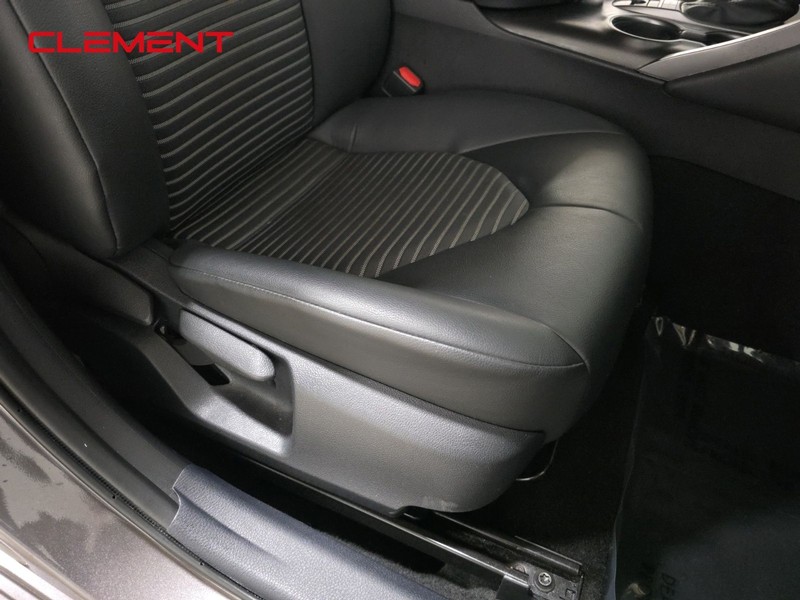Toyota Camry Vehicle Image 29