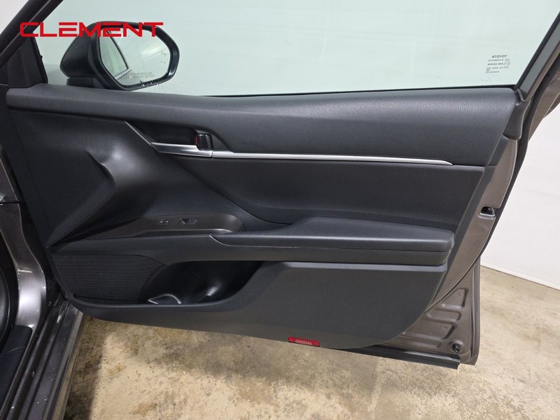 Toyota Camry Vehicle Image 31