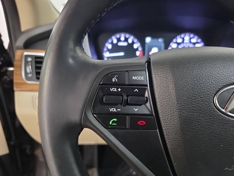 Hyundai Sonata Vehicle Image 11