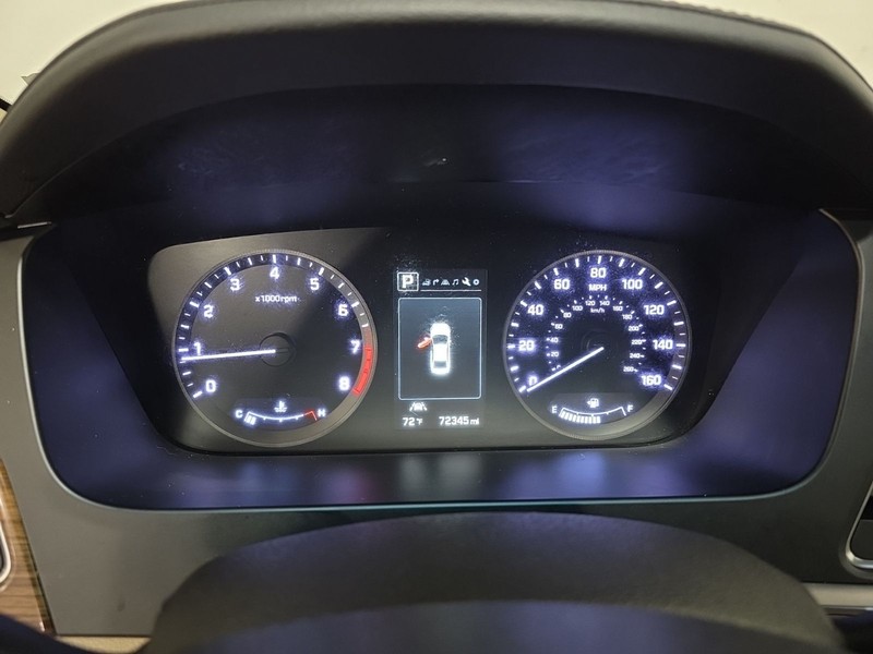 Hyundai Sonata Vehicle Image 14