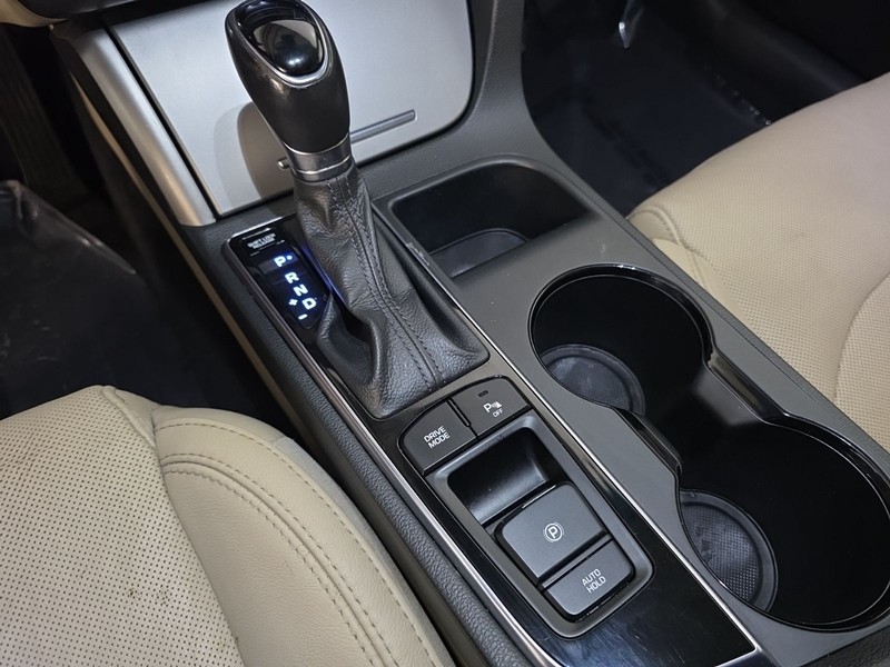 Hyundai Sonata Vehicle Image 19