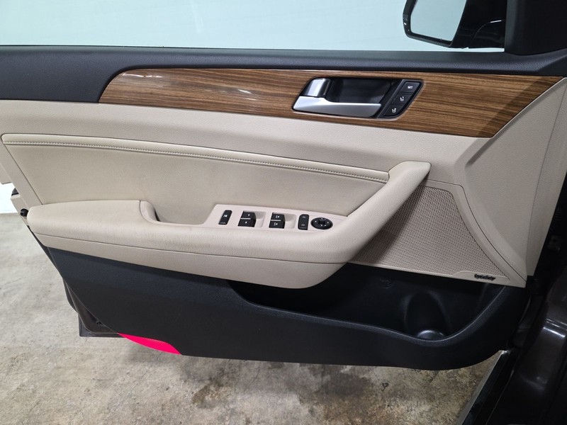 Hyundai Sonata Vehicle Image 23
