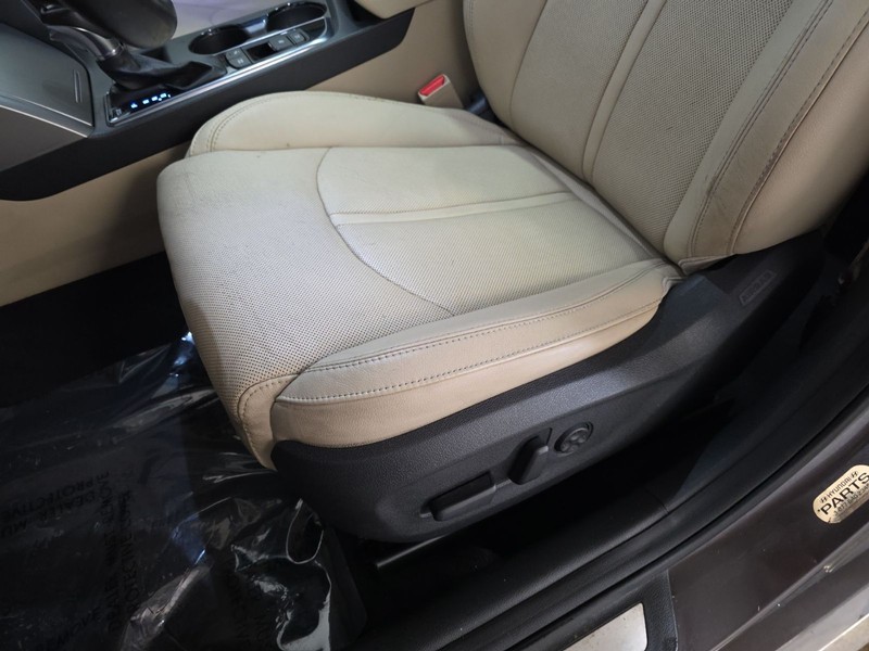 Hyundai Sonata Vehicle Image 24