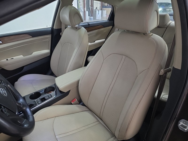 Hyundai Sonata Vehicle Image 25