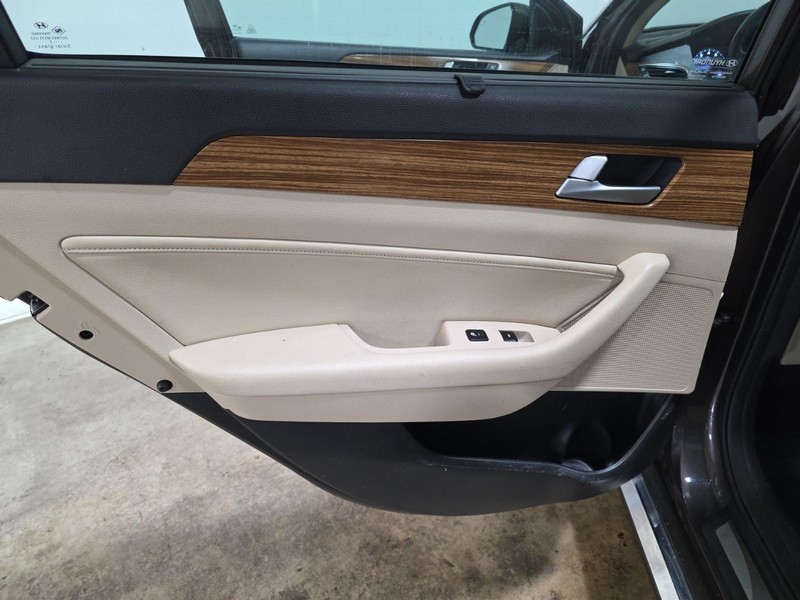 Hyundai Sonata Vehicle Image 26
