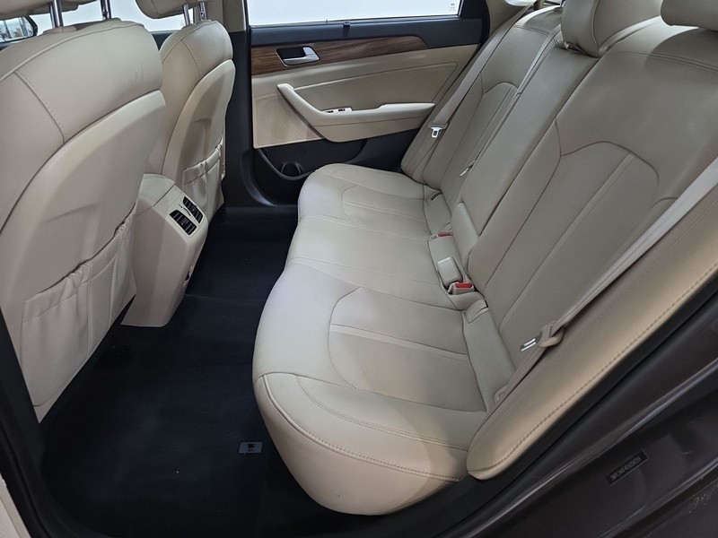 Hyundai Sonata Vehicle Image 27