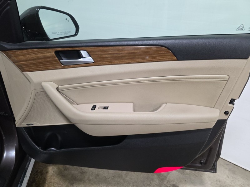 Hyundai Sonata Vehicle Image 32