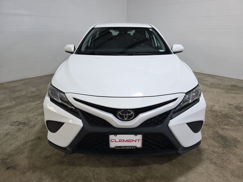 Toyota Camry Vehicle Image 02