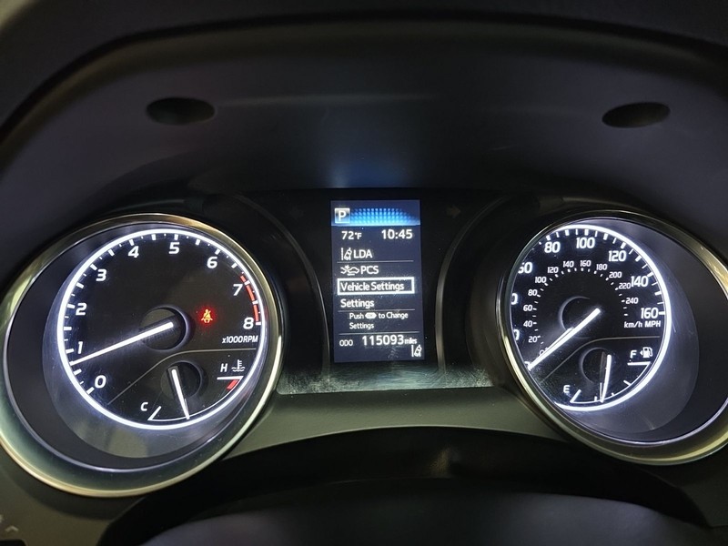 Toyota Camry Vehicle Image 14