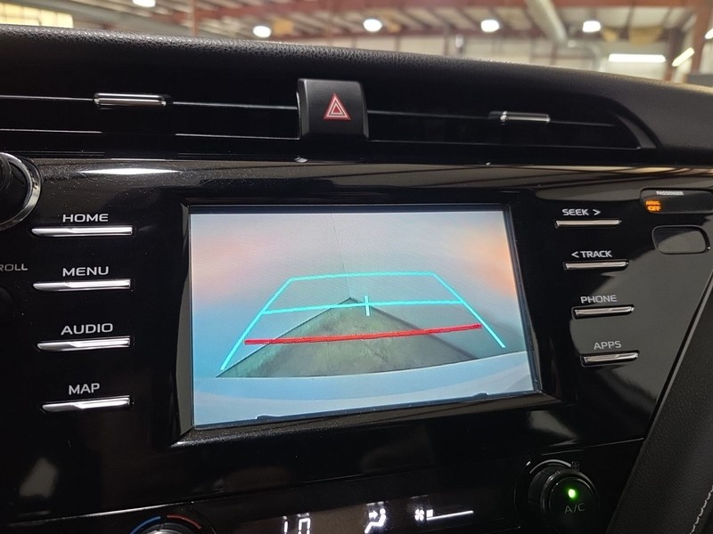 Toyota Camry Vehicle Image 16