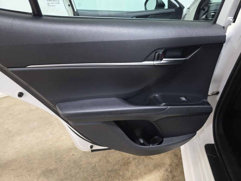 Toyota Camry Vehicle Image 22