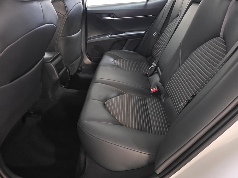 Toyota Camry Vehicle Image 23