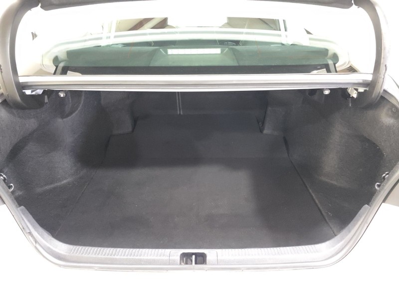 Toyota Camry Vehicle Image 25