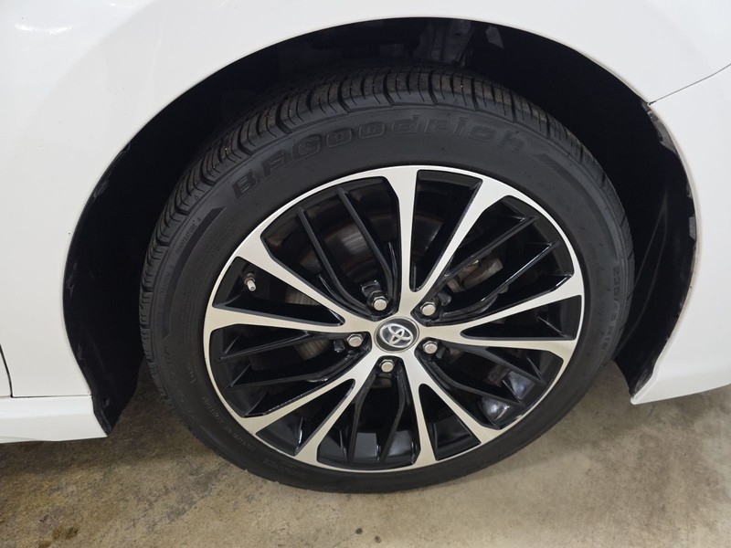 Toyota Camry Vehicle Image 29