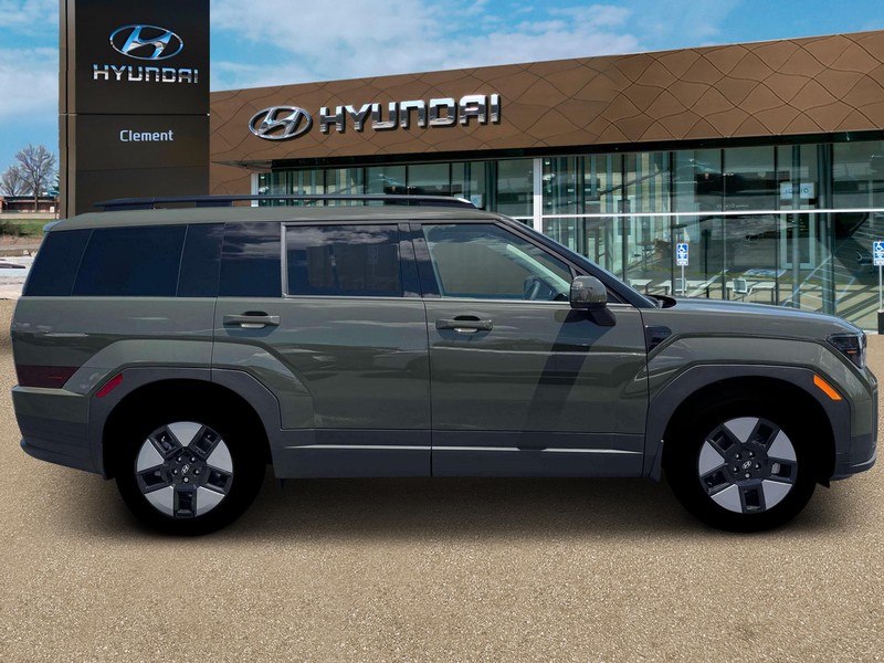 Hyundai Santa Fe Hybrid Vehicle Full-screen Gallery Image 9