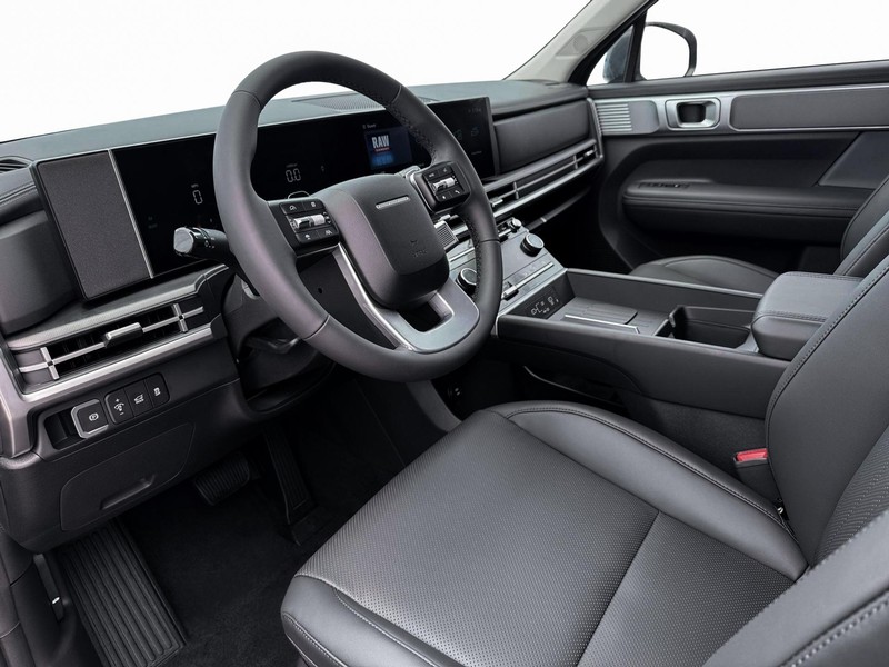 Hyundai Santa Fe Hybrid Vehicle Full-screen Gallery Image 14