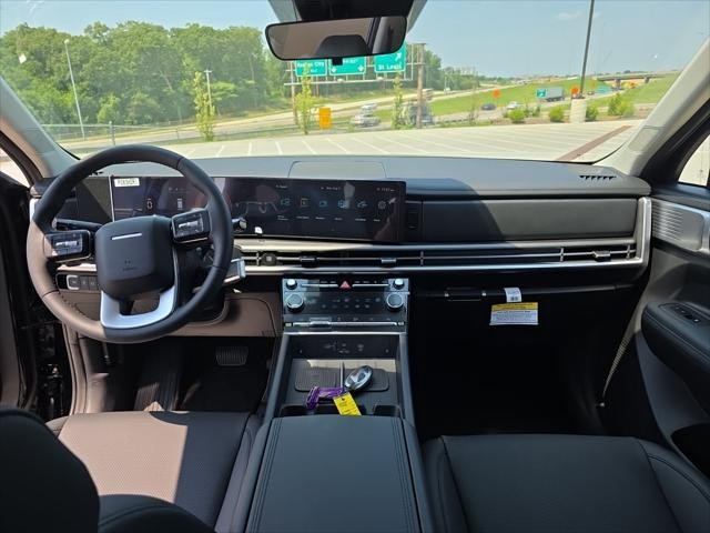 Hyundai Santa Fe Vehicle Full-screen Gallery Image 10