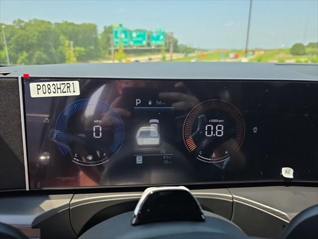 Hyundai Santa Fe Vehicle Full-screen Gallery Image 15