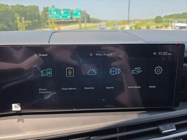 Hyundai Santa Fe Vehicle Full-screen Gallery Image 17