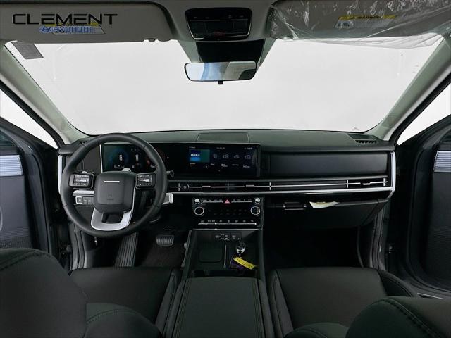 Hyundai Santa Fe Vehicle Full-screen Gallery Image 11