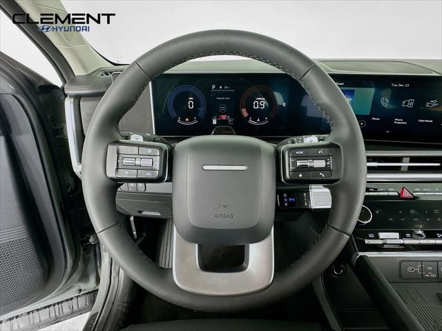 Hyundai Santa Fe Vehicle Full-screen Gallery Image 13