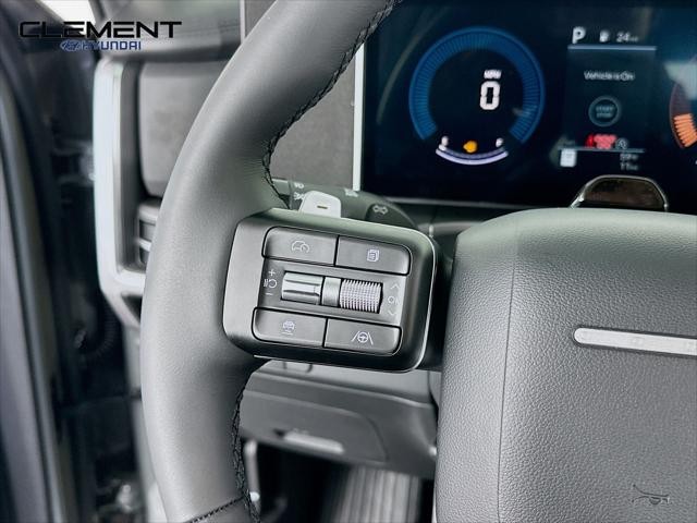 Hyundai Santa Fe Vehicle Full-screen Gallery Image 14