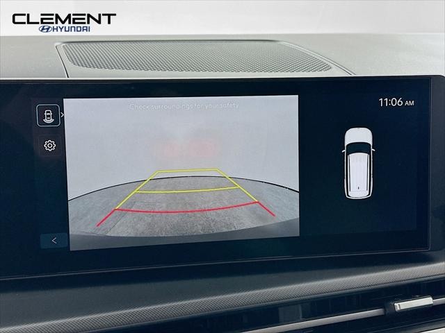 Hyundai Santa Fe Vehicle Full-screen Gallery Image 18