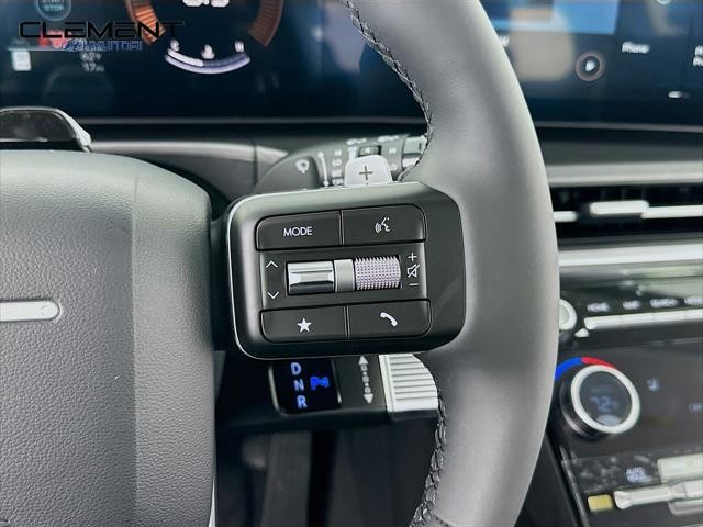 Hyundai Santa Fe Vehicle Full-screen Gallery Image 15