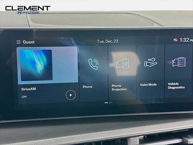 Hyundai Santa Fe Vehicle Full-screen Gallery Image 17