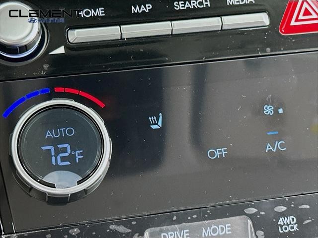 Hyundai Santa Fe Vehicle Full-screen Gallery Image 20