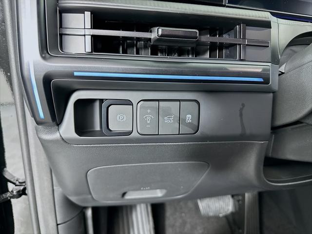 Hyundai Santa Fe Hybrid Vehicle Image 12