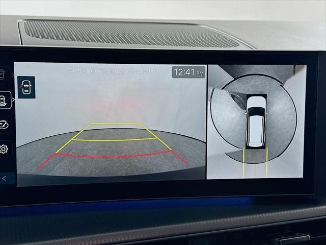 Hyundai Santa Fe Hybrid Vehicle Image 17