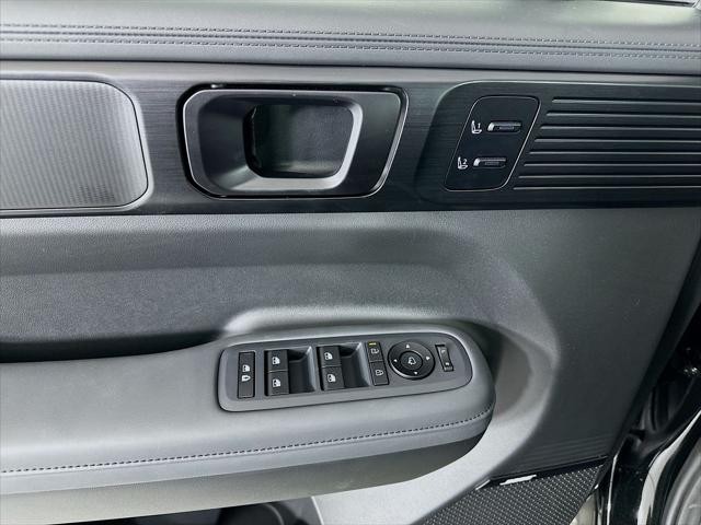 Hyundai Santa Fe Hybrid Vehicle Image 24