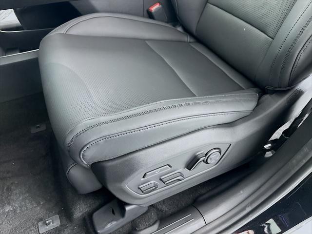 Hyundai Santa Fe Hybrid Vehicle Image 26