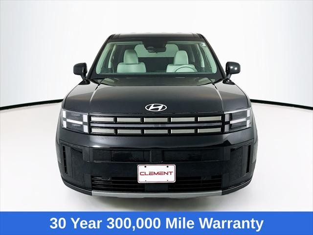 Hyundai Santa Fe Hybrid Vehicle Full-screen Gallery Image 2