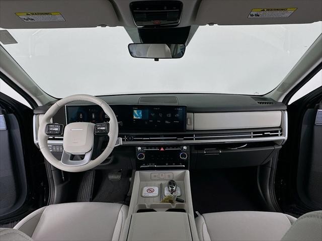 Hyundai Santa Fe Hybrid Vehicle Full-screen Gallery Image 13